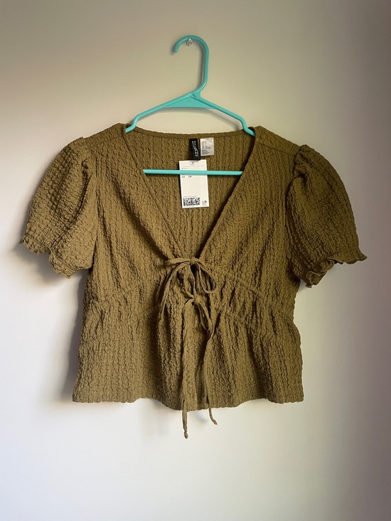H&M Tops - H&M Dark Olive Tie-Front Textured Top NWT